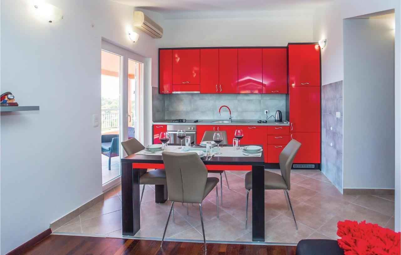 1 Bedroom Awesome In Makarska